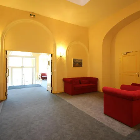 T2 Bis Avec Wifi Et Parking En Centre-ville, Proche Des Thermes - Fr-1-608-56 Apartment
